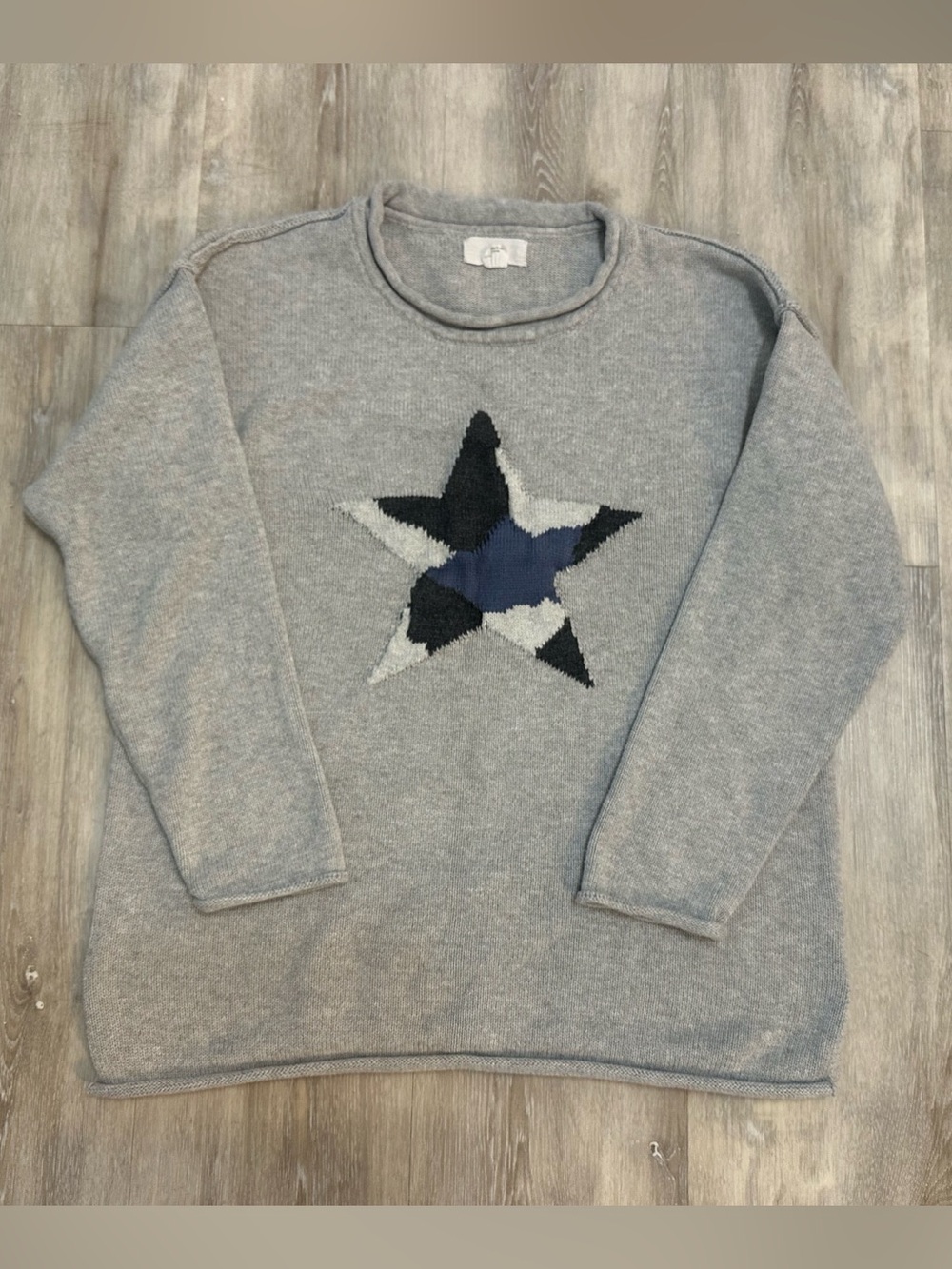 simpli zen Gray Star Graphic Sweater Size Medium